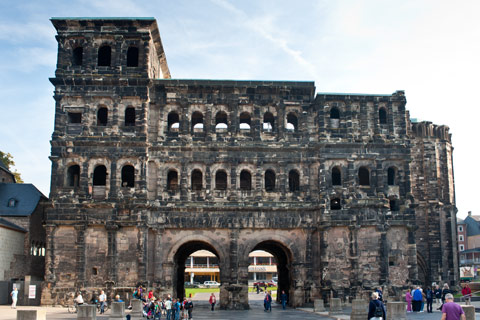 Blick auf die Porta Nigra in Trier - Foto: Dominik Ketz © Rheinland-Pfalz Tourismus GmbH